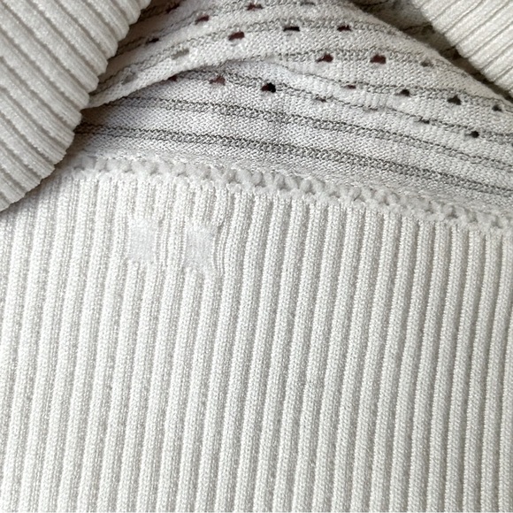 Lululemon Breeze By Long Sleeve Heathered White (Cream)- Size  2/4 (Small) - Picture 11 of 11